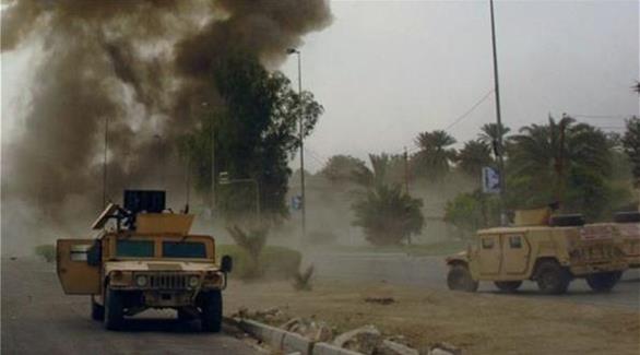 آليات عسكرية للجيش المصري  وسط الإشتباكات