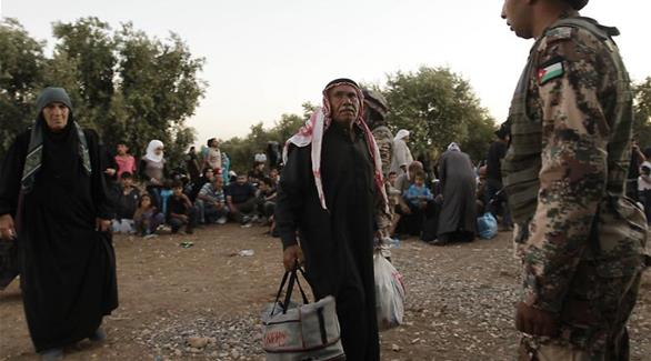 لاجئوون سوريون يتدفقون على الحدود مع الأردن (أرشيف)