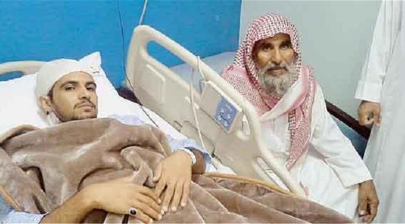 رجل الأمن جندي أول عبدالله محمد الحارثي من دوريات أمن الطائف ووالده في المستشفى(عكاظ)