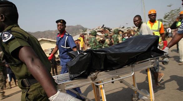 نقل جثث قتلى في نيجيريا (أرشيف)