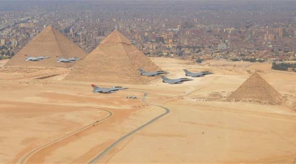 وزير الدفاع المصري  يشهد الاحتفال بطائرات "الرافال" 201507210755506