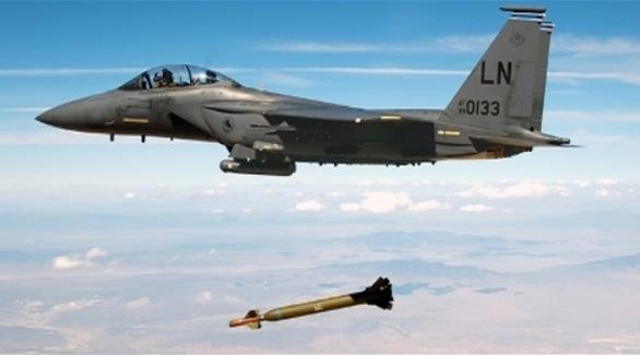 طيران التحالف يشن غارات جوية على مواقع لداعش شمالي بعقوبة في العراق (أرشيف)