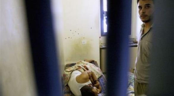 القانون يتيح إجبار الاحتلال على إطعام الأسرى المضربين(أرشيف)