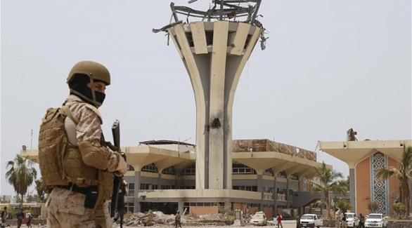 قوات إماراتية تؤمن مطار عدن (الرياض)