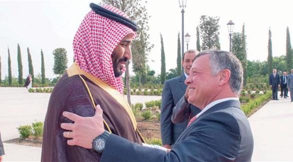 الملك عبد الله الثاني لدى استقباله الأمير محمد بن سلمان في عمان أمس (الشرق الأوسط)
