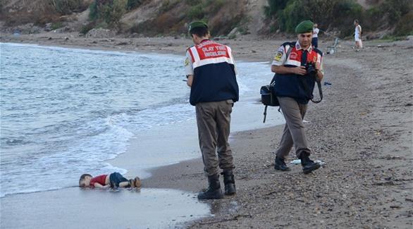 غرق قارب أدى إلى مقتل 12 مهاجراً في طريقهم إلى اليونان وبينهم طفل (أرشيف)