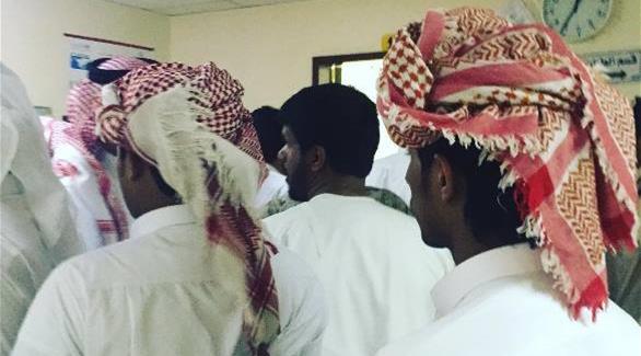 توافد السعوديون لى مستشفى الشبوه العام (تويتر)