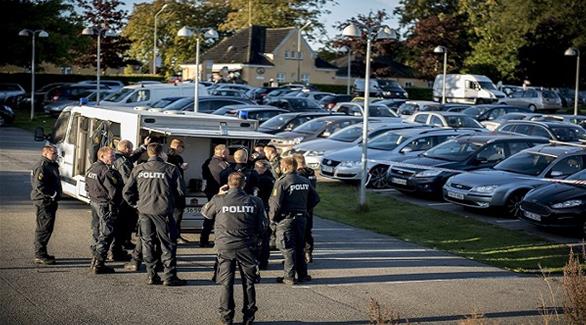 الشرطة الدنماركية في مكان الجريمة (صحيفة لوماتان)