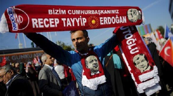 أنصار اأردوغان يحتفلون بفوز حزبهم (معهد المشروع الأمريكي)
