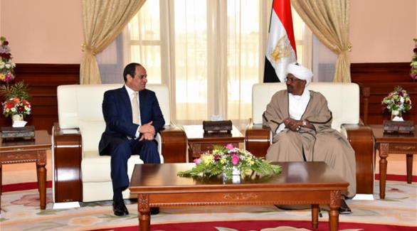 الرئيس المصري ونظيره السوداني (أرشيف)