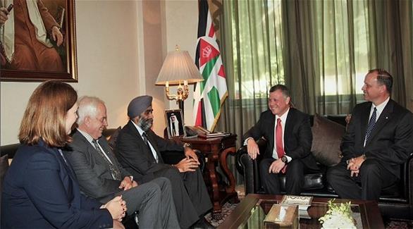 الملك عبدالله الثاني يلتقي وفداً وزارياً كندياً في الديوان الملكي الأردني (المصدر)