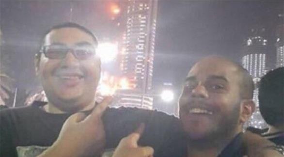 صورة السيلفي التي التقطها شابان مصريان مع حريق فندق العنوان (أرشيف) 