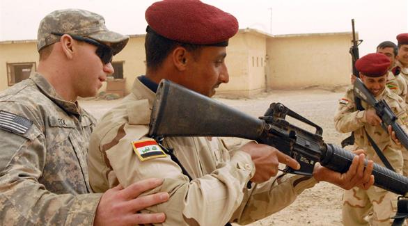 أثناء تدريبات القوات العراقية (الدفاع الأمريكية)