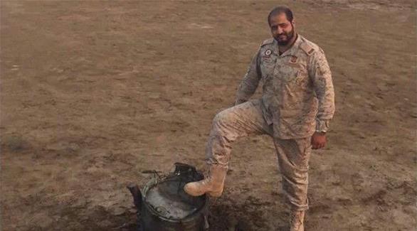 أحد أفراد قوات الدفاع الجوي بعد تدمير الصاروخ(الرياض)