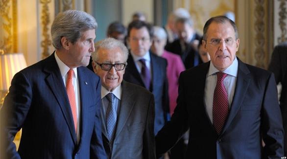 وزير الخارجية الروسي سيرغي لافروف مع نظيره الأمريكي جون كيري (أرشيف)
