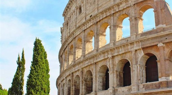 المسرح الروماني بإيطاليا "كولوسيوم"