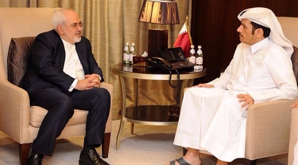 وزيرا الخارجية الإيراني محمد جواد ظريف والقطري محمد بن عبدالرحمن آل ثاني.(أرشيف)