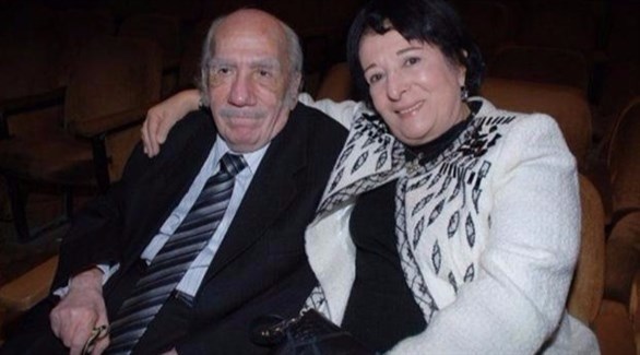 الكاتب الراحل محفوظ عبد الرحمن وزوجته سميرة عبد العزيز.(أرشيف)