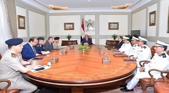 السيسي خلال اجتماعه مع القيادات العسكرية والأمنية (المصدر) 