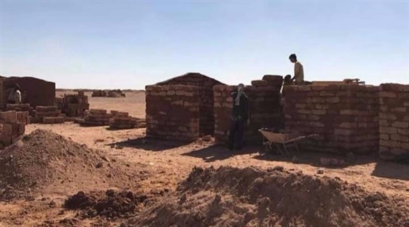 بناء مخيم بين سوريا والأردن (المصدر)