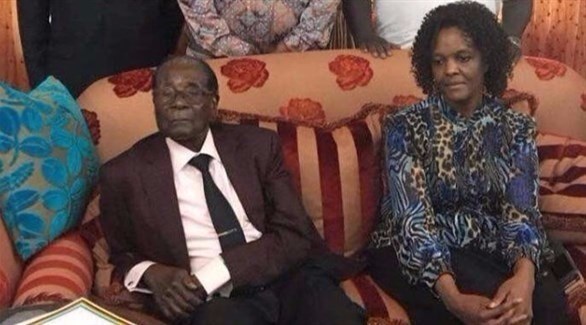 رئيس زيمبابوي روبرت موغابي وزوجته غريس.(أرشيف)