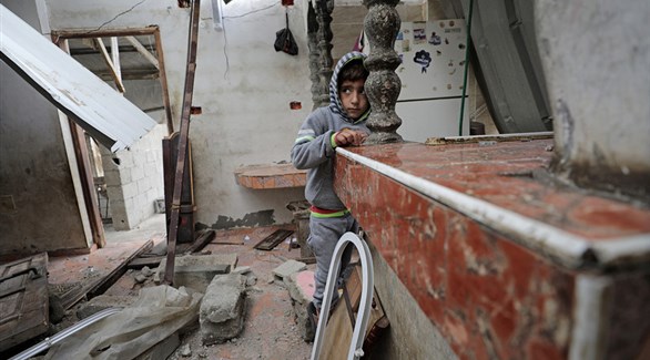 دمار جزئي في أحد المنازل بغزة جراء القصف الإسرائيلي (إ ب أ)
