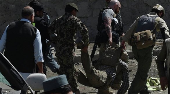 عناصر من الناتو  يجلون جريحاً  في أفغانستان (أرشيف)