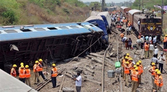 جانب من حادث القطار المروع في الهند (تويتر)