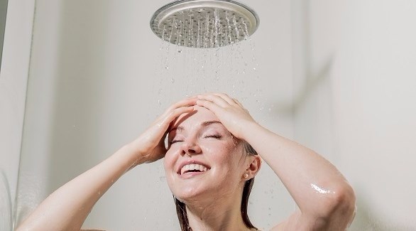 الصابون وجل الاستحمام يهددان البشرة الحساسة
