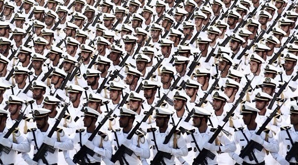 قوات من سلاح البحرية الإيرانية في عرض عسكري في طهران عام 2014.(أرشيف)