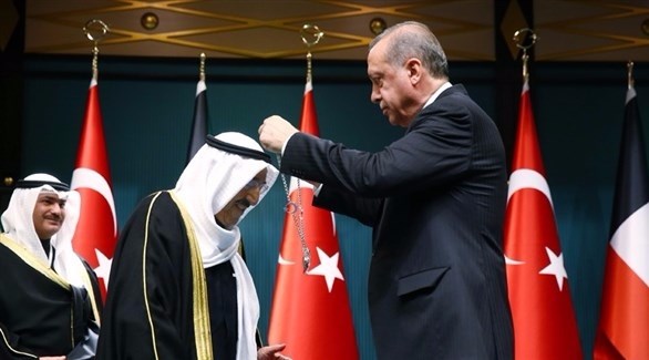 أردوغان مقلداً أمير الكويت (الرئاسة التركية)