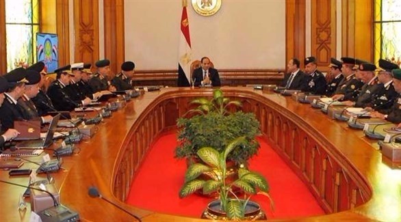 الرئيس السيسي مع قيادات الجيش والشرطة (أرشيفية)