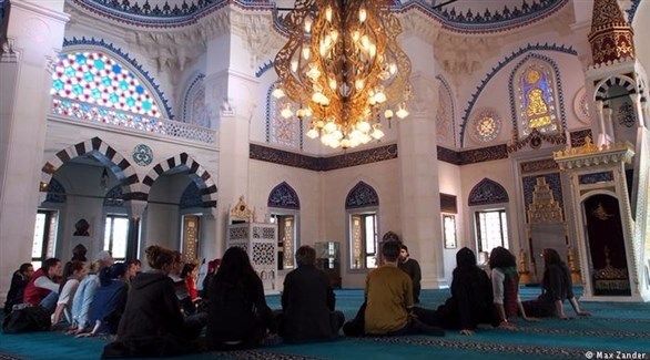 مصلون داخل مسجد في برلين.(أرشيف)