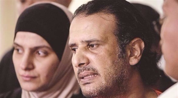 الكويتي الداعشي حسين الظفيري وزوجته (أرشيف)