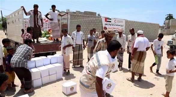 توزيع مساعدات إماراتية لأهالي الريان في حضرموت اليمنية (وام)