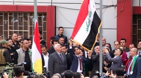 رفع العلمان العراقي والكردي في كركوك.(أرشيف)