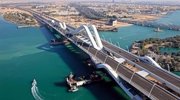 جسر الشيخ زايد في أبوظبي أبرز معالم البنية التحتية في الإمارة (أرشيف)