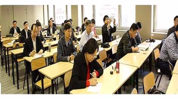 اختبار جماعي لموظفين صينيين (أرشيف)