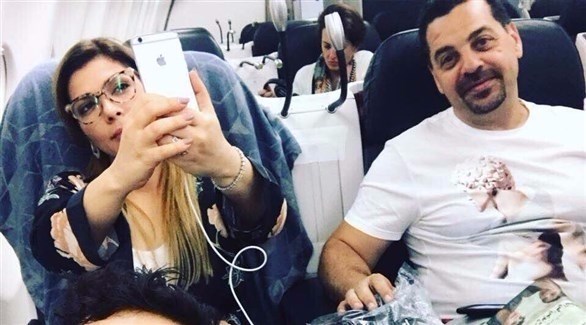 أصالة تلتقط صورة لنفسها داخل الطائرة قبل إقلاعها من بيروت (أصالة / فيس بوك)