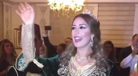 المطربة المغربية جنات من حفل خطبتها علي محامي مصري (المصدر)