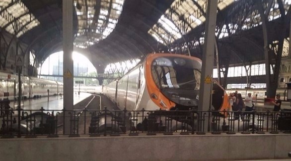 إصابة 48 شخصا في حادث اصطدام في محطة قطارات برشلونة ولا أنباء عن وفيات (المصدر)