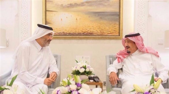 العاهل السعودي الملك سلمان والشيخ عبدالله بن علي بن عبد الله بن جاسم آل ثاني (أرشيف)
