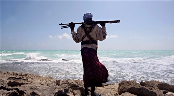 قرصان صومالي مسلح.(أرشيف)