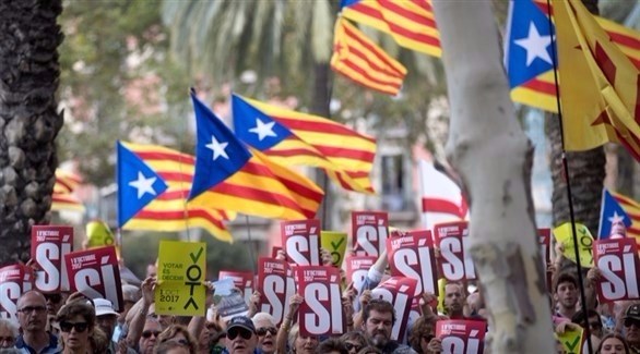كتالونيا تطالب بالاستقلال وسط ضغط حكومي (إ ب أ)