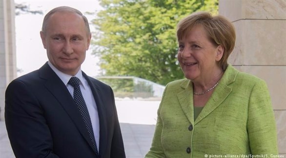الرئيس الروسي فلاديمير بوتين والمستشارة الألمانية أنجيلا ميركل (أرشيف)