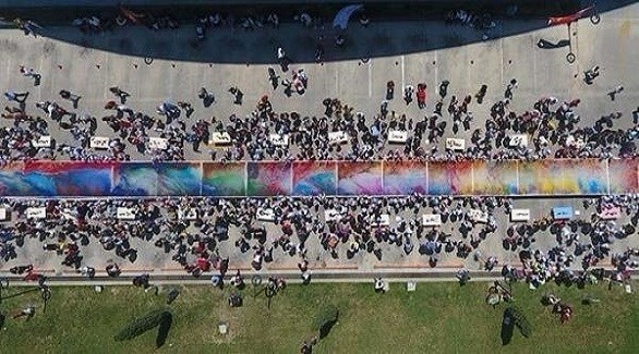 أكبر لوحة من القماش في العالم (يو بي آي)