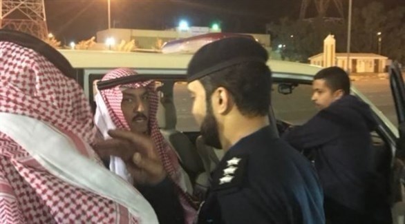 الأمن الكويتي يتسلم مسلم البراك في مطار الكويت (القبس)  