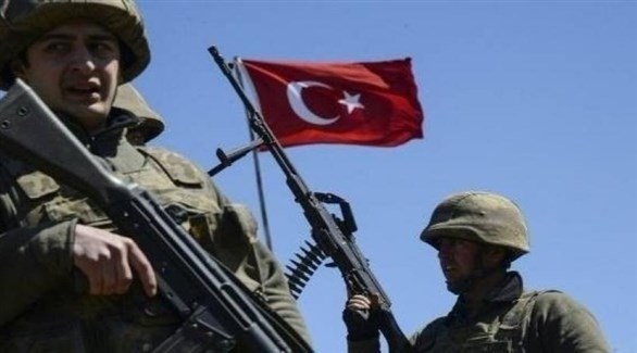 جنديان تركيان على الحدود مع سوريا (أرشيف)