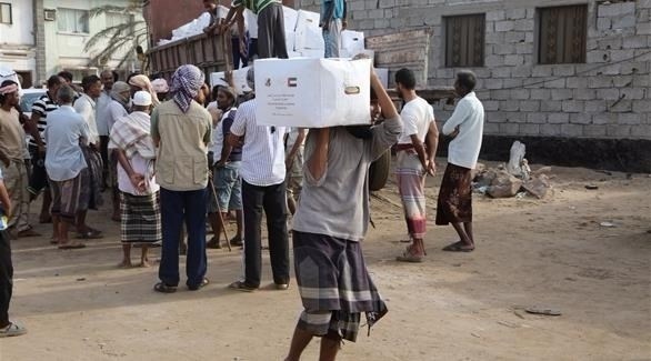 توزيع مساعدات إماراتية على محتاجيها في اليمن (أرشيف)