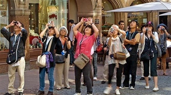 سياح يابانيون يتجولون في تونس (أرشيف)